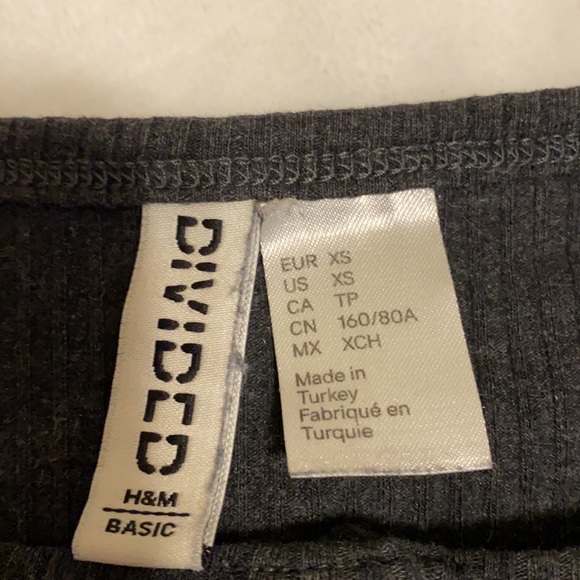 Dark grey long sleeve crop top with buttons - Picture 3 of 3